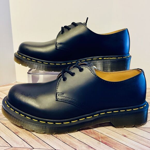 Dr Martens 1461 Smooth Leather Oxford Women 10 Shoes 3 Eye Yellow Stitch Classic - Picture 2 of 8